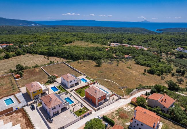 Villa in Krnica - Bezaubernde Villa South mit Pool und Whirlpool Villa in Krnica - Bezaubernde Villa South mit Pool und Whirlpool