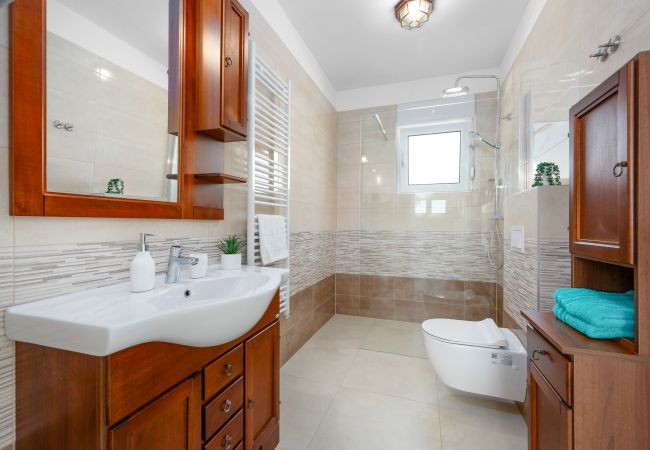 Villa in Krnica - Bezaubernde Villa South mit Pool und Whirlpool Villa in Krnica - Bezaubernde Villa South mit Pool und Whirlpool