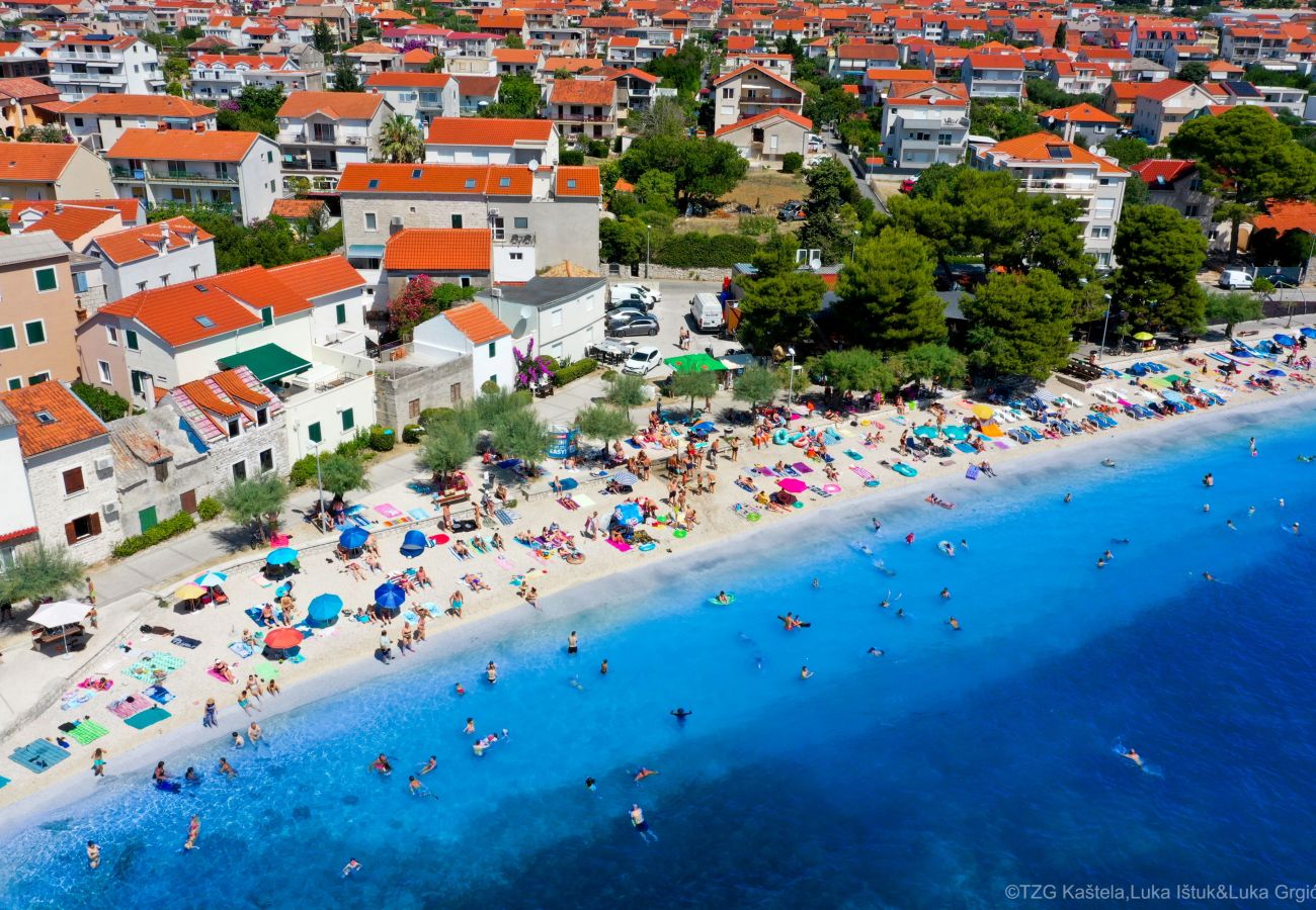 Ferienwohnung in Kaštel Novi - Apartment Viva – privater Swimmingpool und Whirlpool