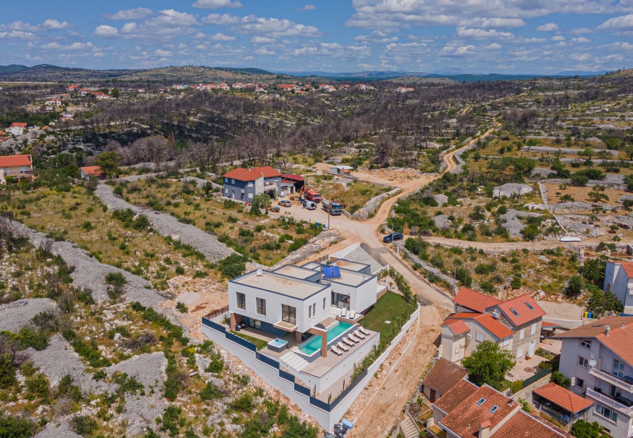 Villa in Zaton - Villa Šimun - Haus mit vier Schlafzimmern, Pool und Whirlpool