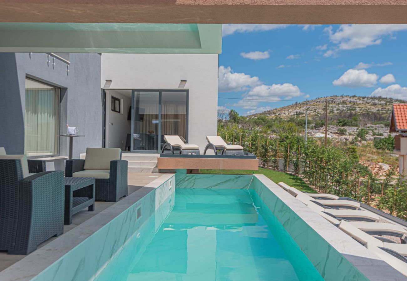 Villa in Zaton - Villa Šimun - Haus mit vier Schlafzimmern, Pool und Whirlpool
