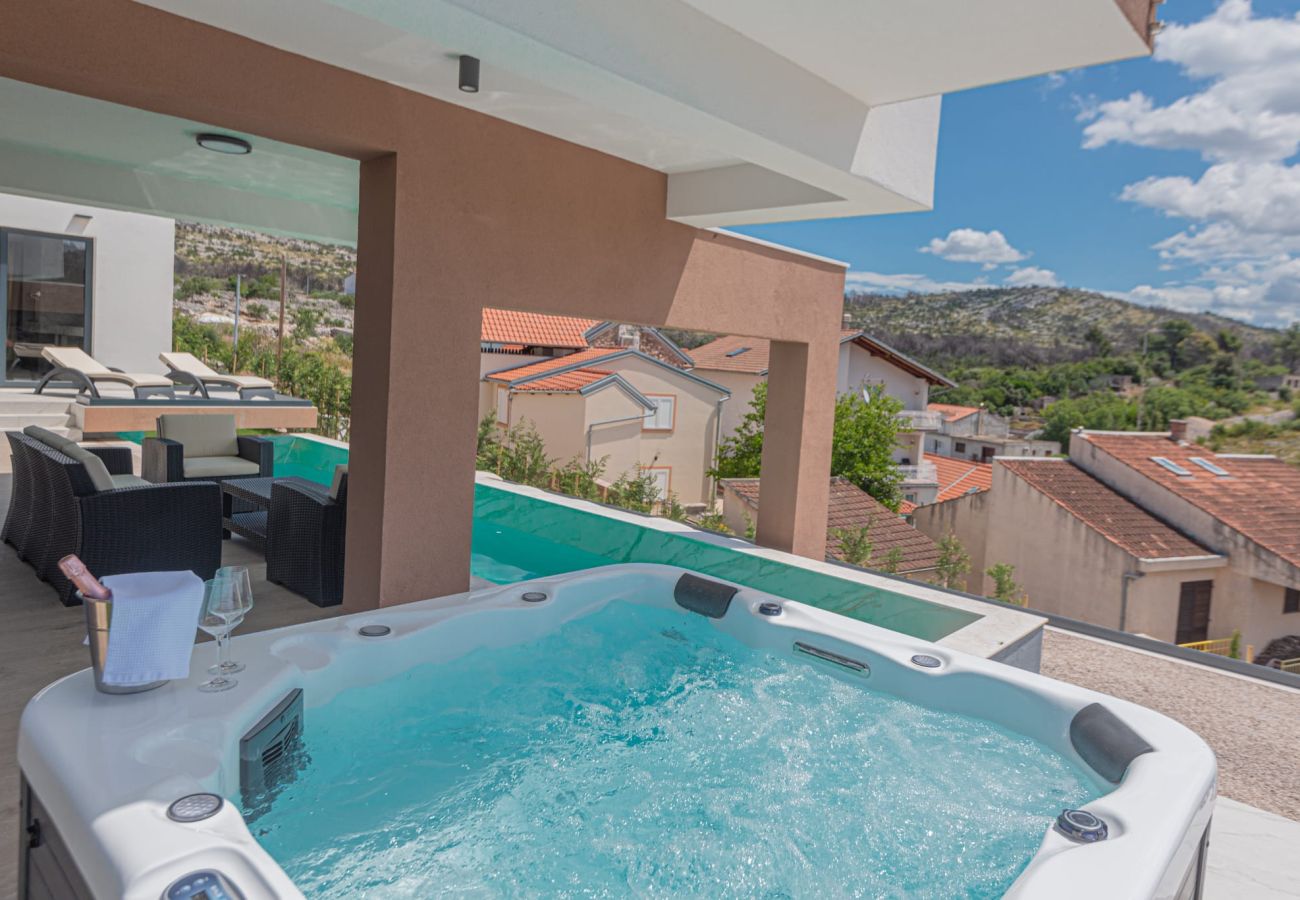 Villa in Zaton - Villa Šimun - Haus mit vier Schlafzimmern, Pool und Whirlpool