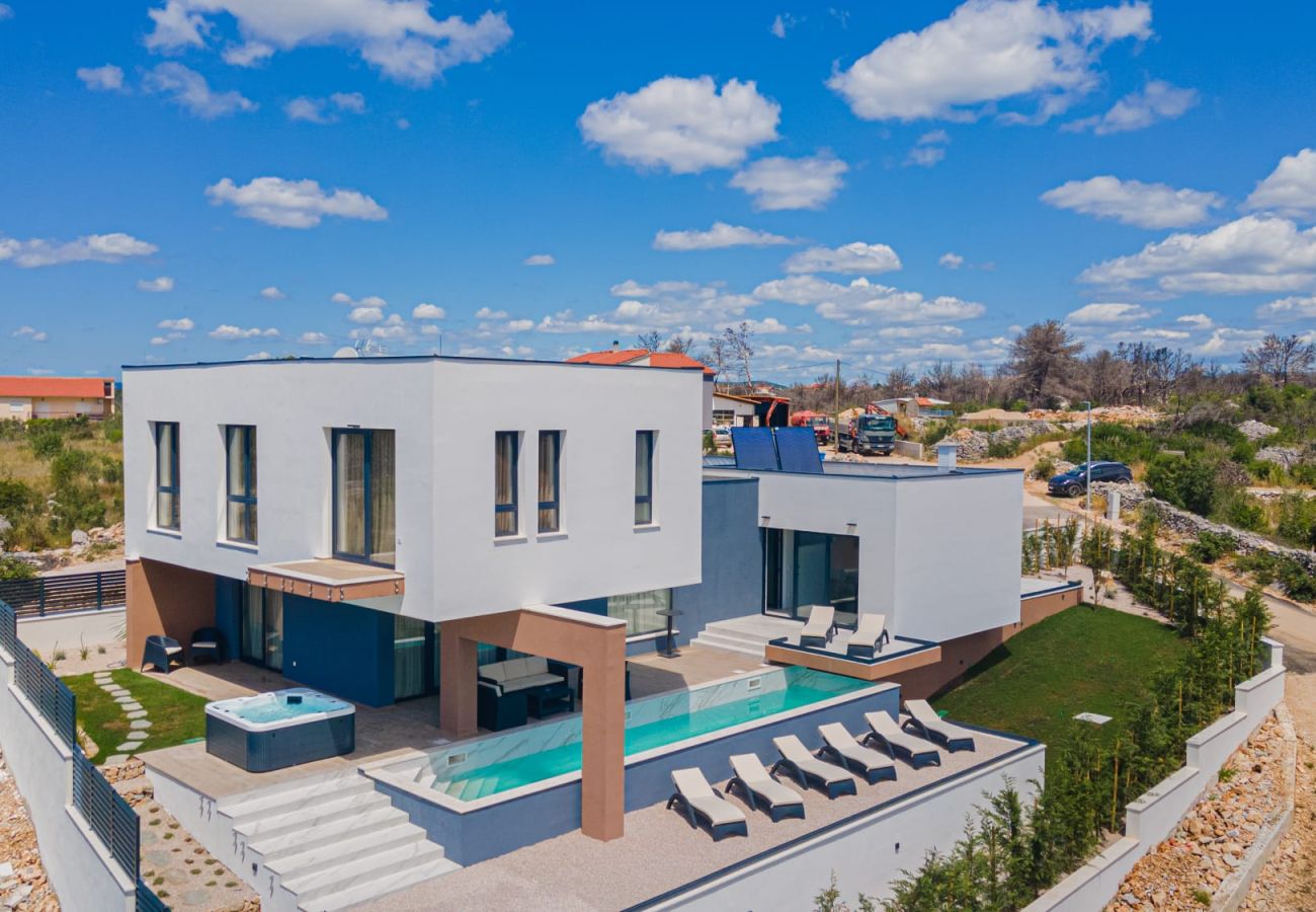 Villa in Zaton - Villa Šimun - Haus mit vier Schlafzimmern, Pool und Whirlpool