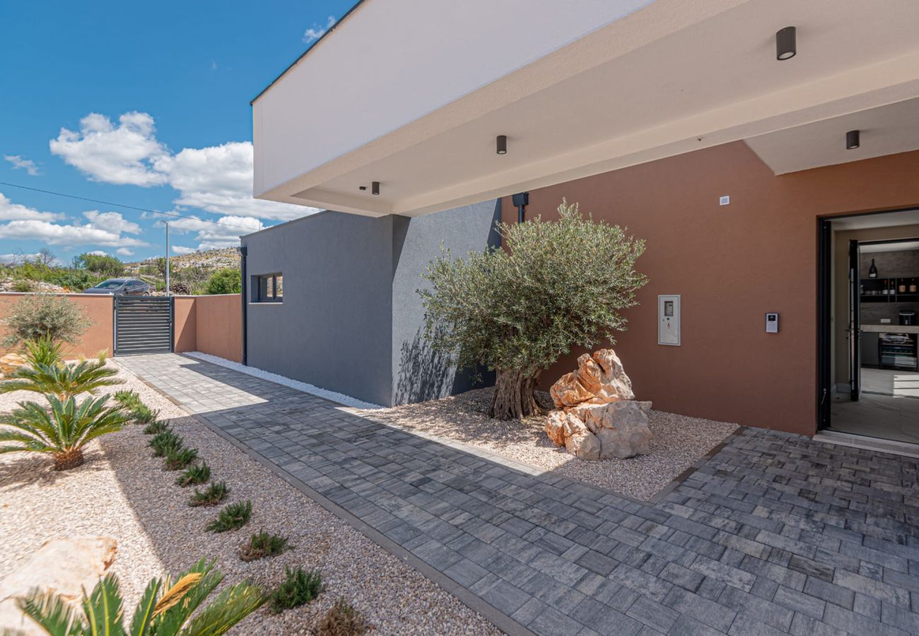 Villa in Zaton - Villa Šimun - Haus mit vier Schlafzimmern, Pool und Whirlpool