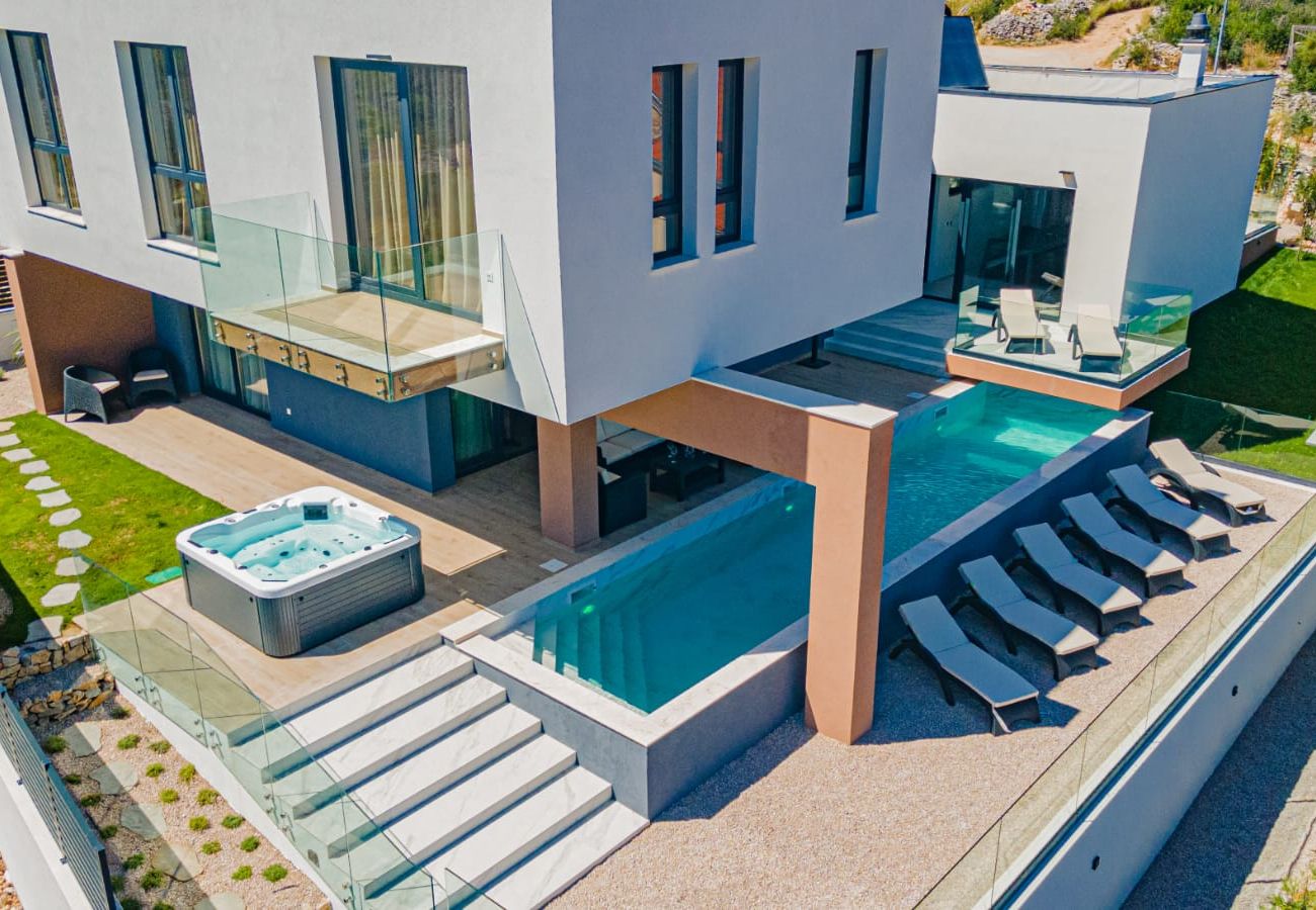 Villa in Zaton - Villa Šimun - Haus mit vier Schlafzimmern, Pool und Whirlpool