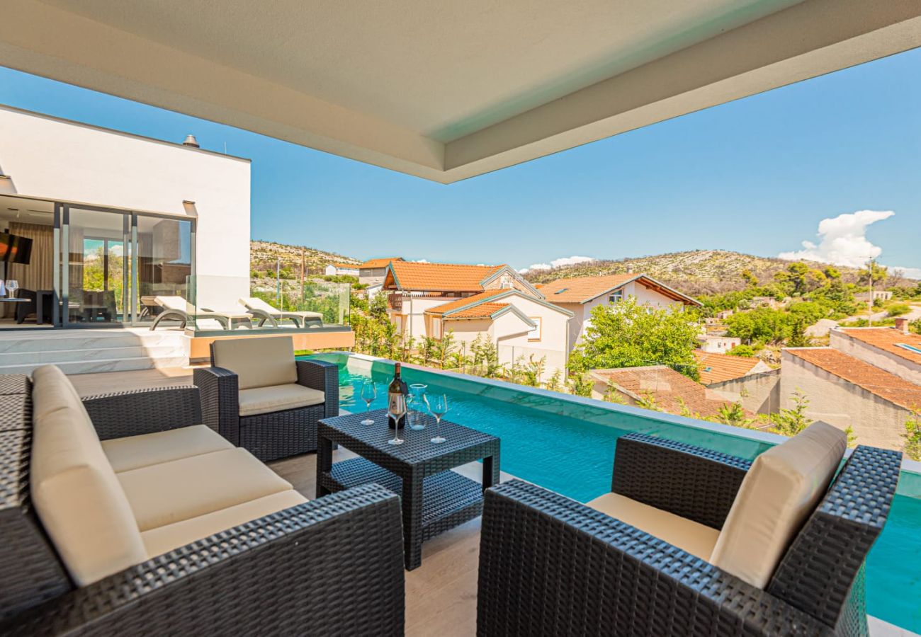 Villa in Zaton - Villa Šimun - Haus mit vier Schlafzimmern, Pool und Whirlpool