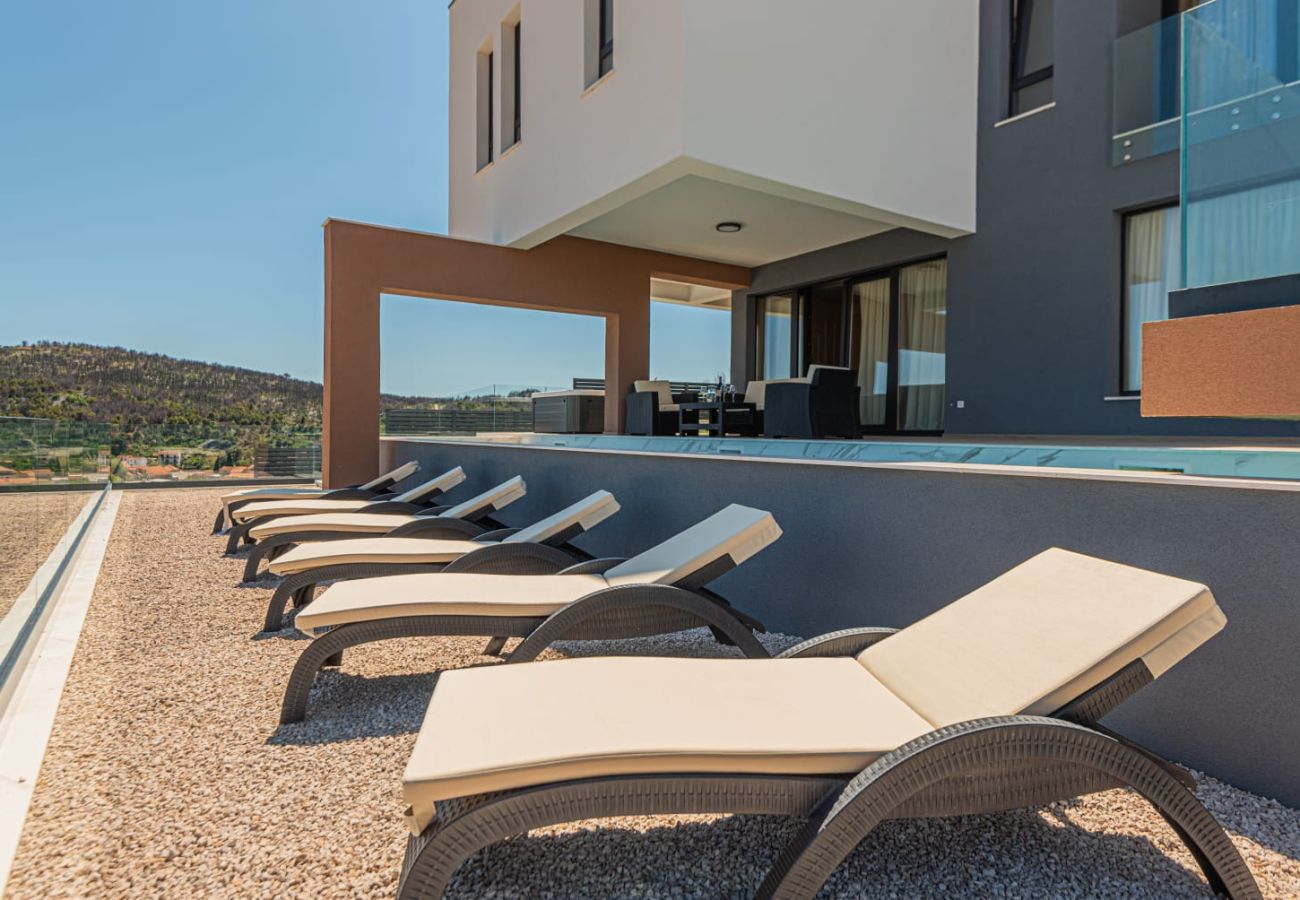 Villa in Zaton - Villa Šimun - Haus mit vier Schlafzimmern, Pool und Whirlpool