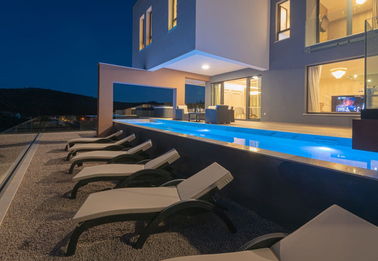 Villa in Zaton - Villa Šimun - Haus mit vier Schlafzimmern, Pool und Whirlpool