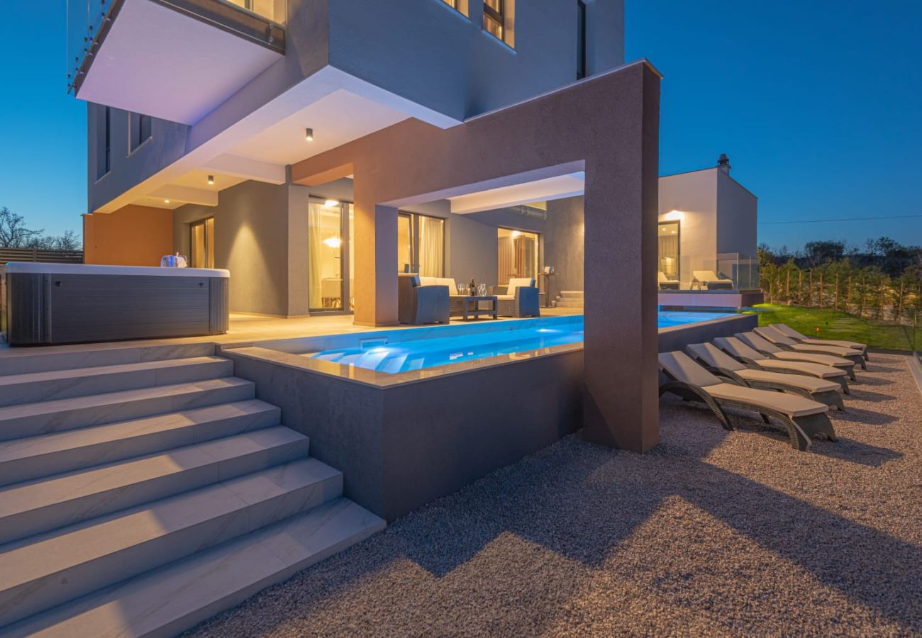 Villa in Zaton - Villa Šimun - Haus mit vier Schlafzimmern, Pool und Whirlpool