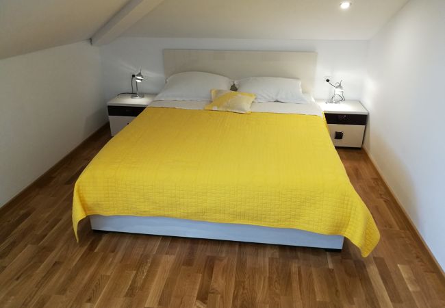Ferienwohnung in Vodice - Apartments Gojevic - two bedroom apartment with a garden view A1 Ferienwohnung in Vodice - Apartments Gojevic - two bedroom apartment with a garden view A1