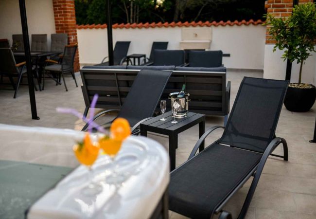 Villa in Pašman - Villa Kate - four bedroom house with a jacuzzi Villa in Pašman - Villa Kate - four bedroom house with a jacuzzi