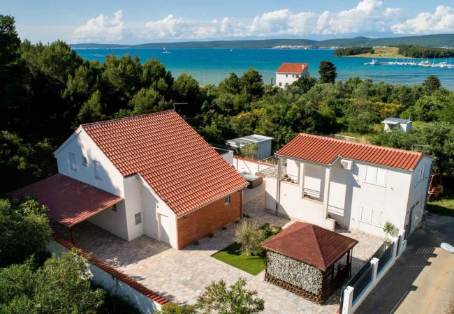 Villa in Pašman - Villa Kate - four bedroom house with a jacuzzi Villa in Pašman - Villa Kate - four bedroom house with a jacuzzi