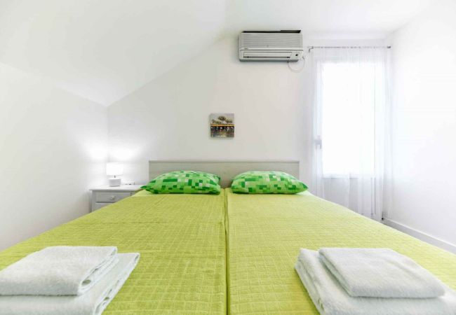 Villa in Pašman - Villa Kate - four bedroom house with a jacuzzi Villa in Pašman - Villa Kate - four bedroom house with a jacuzzi