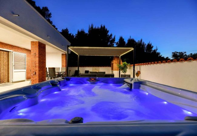 Villa in Pašman - Villa Kate - four bedroom house with a jacuzzi Villa in Pašman - Villa Kate - four bedroom house with a jacuzzi
