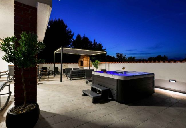 Villa in Pašman - Villa Kate - four bedroom house with a jacuzzi Villa in Pašman - Villa Kate - four bedroom house with a jacuzzi