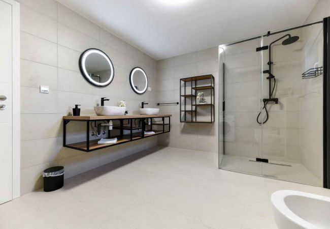 Villa in Pašman - Villa Kate - four bedroom house with a jacuzzi Villa in Pašman - Villa Kate - four bedroom house with a jacuzzi