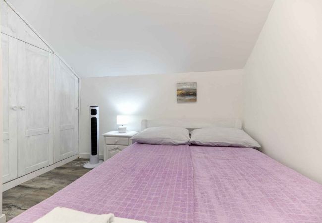 Villa in Pašman - Villa Kate - four bedroom house with a jacuzzi Villa in Pašman - Villa Kate - four bedroom house with a jacuzzi