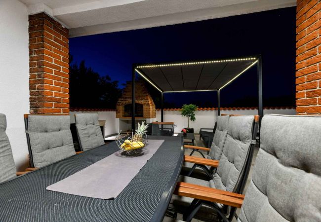 Villa in Pašman - Villa Kate - four bedroom house with a jacuzzi Villa in Pašman - Villa Kate - four bedroom house with a jacuzzi