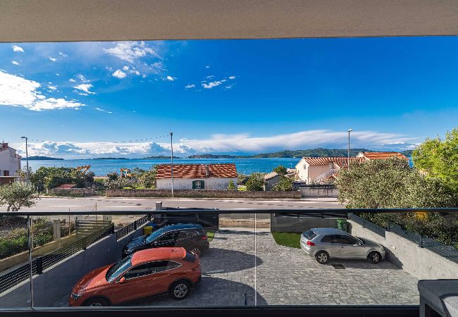 Ferienwohnung in Šibenik-Brodarica - Apartments Velic - Drei-Zimmer-Wohnung mit Meerblick C Ferienwohnung in Šibenik-Brodarica - Apartments Velic - Drei-Zimmer-Wohnung mit Meerblick C