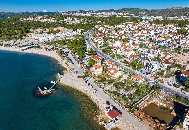 Ferienwohnung in Šibenik-Brodarica - Apartments Velic - Drei-Zimmer-Wohnung mit Meerblick C Ferienwohnung in Šibenik-Brodarica - Apartments Velic - Drei-Zimmer-Wohnung mit Meerblick C