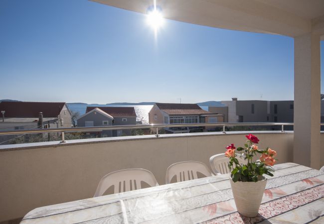 Ferienwohnung in Šibenik-Brodarica - Apartments Vukičević - Apartment mit vier Schlafzimmern und Meerblick (Karla) Ferienwohnung in Šibenik-Brodarica - Apartments Vukičević - Apartment mit vier Schlafzimmern und Meerblick (Karla)