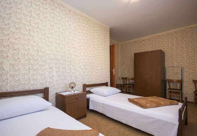 Ferienwohnung in Šibenik-Brodarica - Apartments Vukičević - Apartment mit fünf Schlafzimmern und Meerblick (Daniel) Ferienwohnung in Šibenik-Brodarica - Apartments Vukičević - Apartment mit fünf Schlafzimmern und Meerblick (Daniel)