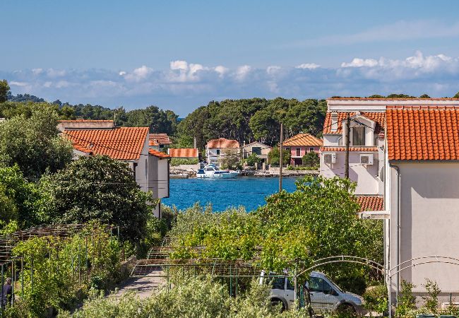 Ferienwohnung in Šibenik-Brodarica - Apartments Nena - Apartment mit zwei Schlafzimmern und Balkon (Paola A2) Ferienwohnung in Šibenik-Brodarica - Apartments Nena - Apartment mit zwei Schlafzimmern und Balkon (Paola A2)
