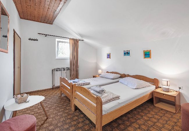Ferienwohnung in Šibenik-Brodarica - Apartments Nena - Apartment mit zwei Schlafzimmern und Balkon (Paola A2) Ferienwohnung in Šibenik-Brodarica - Apartments Nena - Apartment mit zwei Schlafzimmern und Balkon (Paola A2)