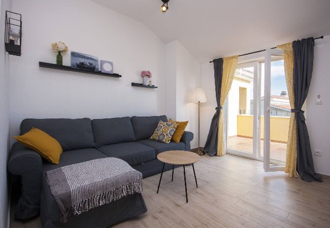 Ferienwohnung in Šibenik-Brodarica - Apartments Tonia - Apartment mit einem Schlafzimmer und Meerblick (Tonia A2) Ferienwohnung in Šibenik-Brodarica - Apartments Tonia - Apartment mit einem Schlafzimmer und Meerblick (Tonia A2)