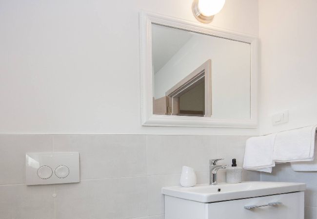 Ferienwohnung in Šibenik-Brodarica - Apartments Tonia - Apartment mit einem Schlafzimmer und Meerblick (Tonia A2) Ferienwohnung in Šibenik-Brodarica - Apartments Tonia - Apartment mit einem Schlafzimmer und Meerblick (Tonia A2)