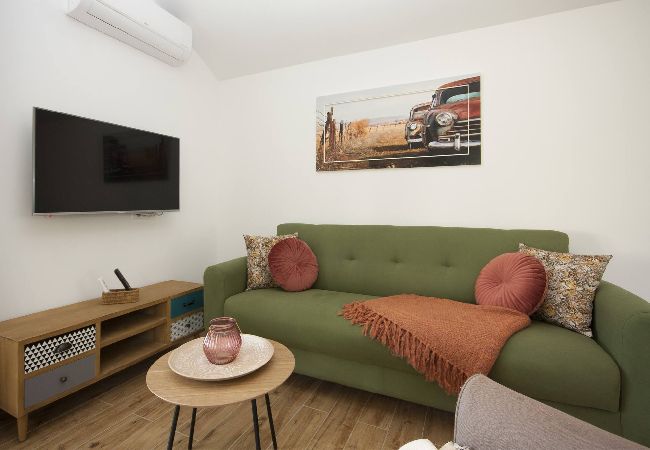 Ferienwohnung in Šibenik-Brodarica - Apartments Tonia - Apartment mit einem Schlafzimmer und Meerblick (Mala A1) Ferienwohnung in Šibenik-Brodarica - Apartments Tonia - Apartment mit einem Schlafzimmer und Meerblick (Mala A1)