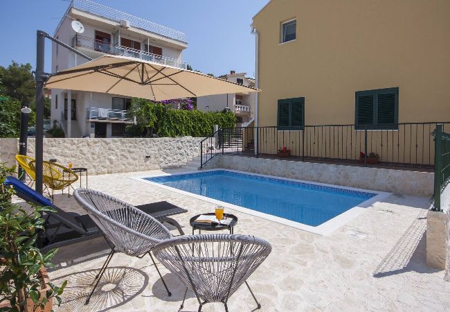 Ferienwohnung in Šibenik-Brodarica - Apartments Tonia - Apartment mit einem Schlafzimmer und Meerblick (Mala A1) Ferienwohnung in Šibenik-Brodarica - Apartments Tonia - Apartment mit einem Schlafzimmer und Meerblick (Mala A1)