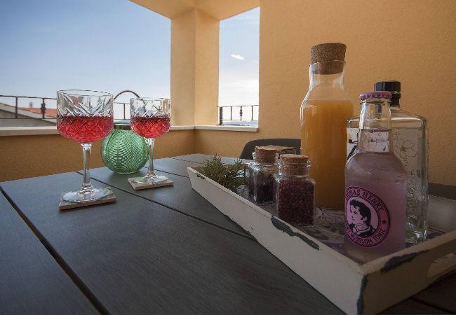 Ferienwohnung in Šibenik-Brodarica - Apartments Tonia - Apartment mit einem Schlafzimmer und Meerblick (Mala A1) Ferienwohnung in Šibenik-Brodarica - Apartments Tonia - Apartment mit einem Schlafzimmer und Meerblick (Mala A1)