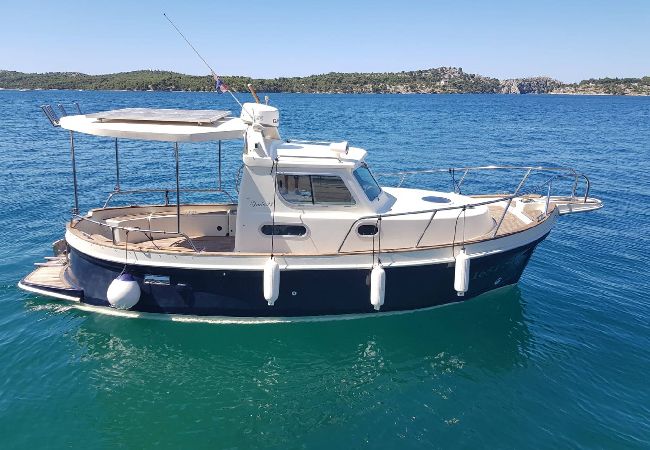 Zimmeranmietung in Primošten - Apartments und Zimmer Mikelin - Zimmer mit Gartenblick (Alen 4) Zimmeranmietung in Primošten - Apartments und Zimmer Mikelin - Zimmer mit Gartenblick (Alen 4)