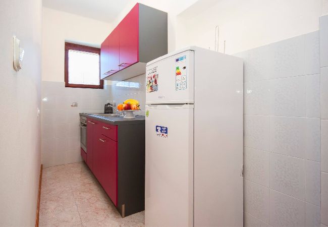 Ferienwohnung in Primošten - Apartments and Rooms Mikelin - Apartment mit zwei Schlafzimmern und Meerblick (Filip 1) Ferienwohnung in Primošten - Apartments and Rooms Mikelin - Apartment mit zwei Schlafzimmern und Meerblick (Filip 1)