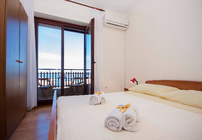 Ferienwohnung in Primošten - Apartments and Rooms Mikelin - Apartment mit zwei Schlafzimmern und Meerblick (Filip 1) Ferienwohnung in Primošten - Apartments and Rooms Mikelin - Apartment mit zwei Schlafzimmern und Meerblick (Filip 1)
