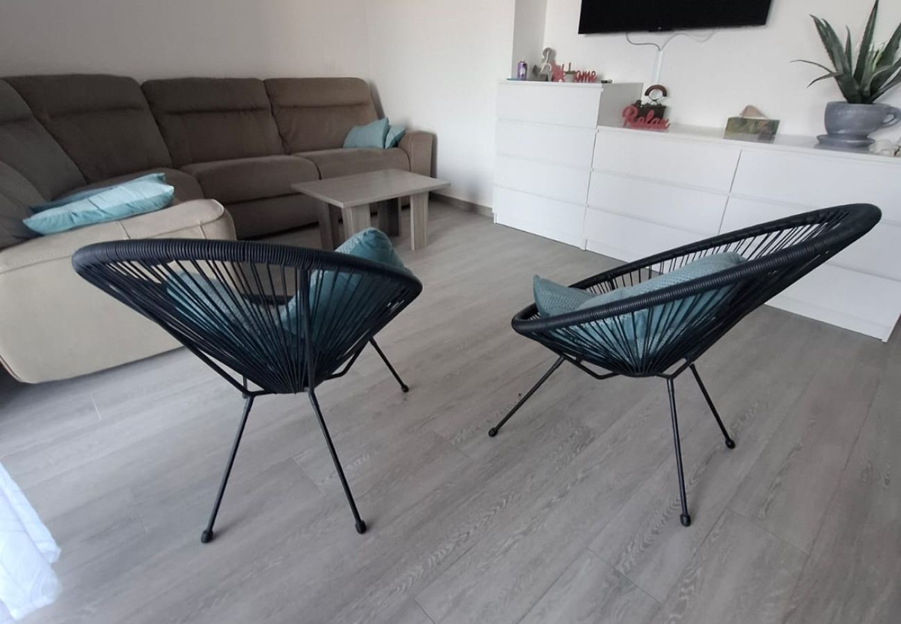 Villa in Kaštel Novi - Villa Viva – Haus mit sechs Schlafzimmern mit Pool und Whirlpool