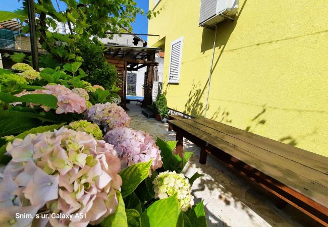 Ferienwohnung in Zadar - Apartment Rustica – Apartment mit zwei Schlafzimmern und Außenpool Ferienwohnung in Zadar - Apartment Rustica – Apartment mit zwei Schlafzimmern und Außenpool