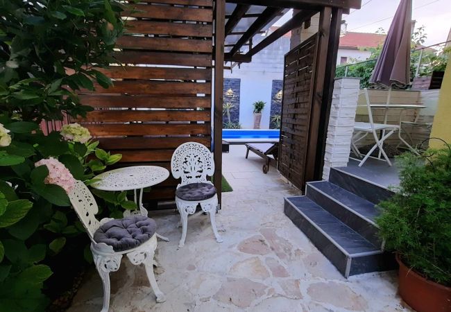 Ferienwohnung in Zadar - Apartment Rustica – Apartment mit zwei Schlafzimmern und Außenpool Ferienwohnung in Zadar - Apartment Rustica – Apartment mit zwei Schlafzimmern und Außenpool
