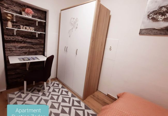 Ferienwohnung in Zadar - Apartment Rustica – Apartment mit zwei Schlafzimmern und Außenpool Ferienwohnung in Zadar - Apartment Rustica – Apartment mit zwei Schlafzimmern und Außenpool