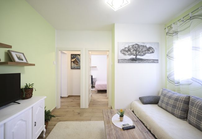 Ferienwohnung in Zadar - Apartment Rustica – Apartment mit zwei Schlafzimmern und Außenpool Ferienwohnung in Zadar - Apartment Rustica – Apartment mit zwei Schlafzimmern und Außenpool
