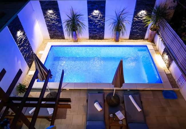 Ferienwohnung in Zadar - Apartment Rustica – Apartment mit zwei Schlafzimmern und Außenpool Ferienwohnung in Zadar - Apartment Rustica – Apartment mit zwei Schlafzimmern und Außenpool