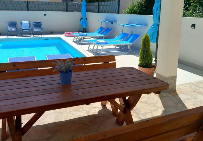 Ferienwohnung in Privlaka - Villa Bianca - Apartment mit zwei Schlafzimmern und privatem Pool Ferienwohnung in Privlaka - Villa Bianca - Apartment mit zwei Schlafzimmern und privatem Pool