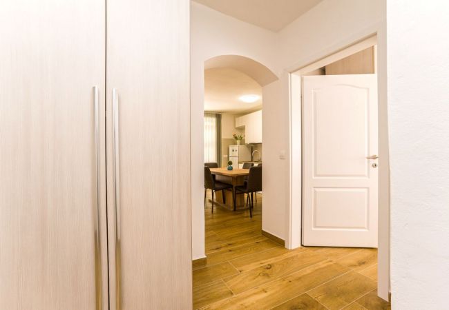 Ferienwohnung in Privlaka - Villa Bianca - Apartment mit zwei Schlafzimmern und privatem Pool Ferienwohnung in Privlaka - Villa Bianca - Apartment mit zwei Schlafzimmern und privatem Pool