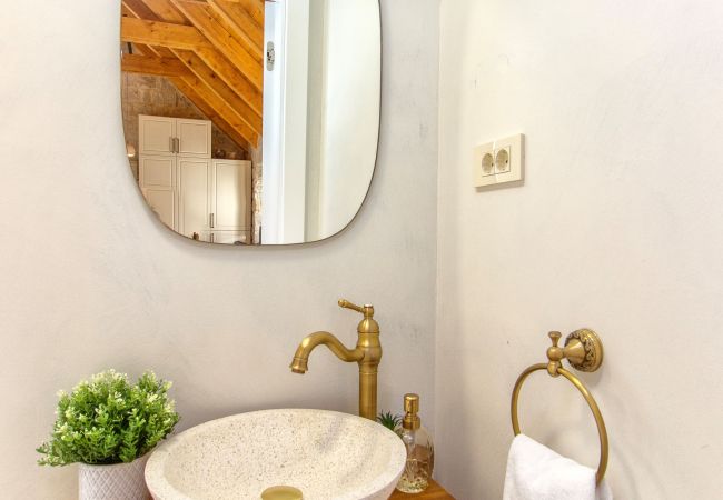 Ferienhaus in Trogir - Steinhaus Trogir – Haus mit drei Schlafzimmern und Whirlpool Ferienhaus in Trogir - Steinhaus Trogir – Haus mit drei Schlafzimmern und Whirlpool