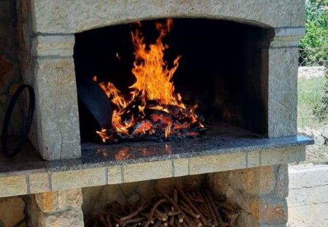 Ferienhaus in Pašman - Jadranka-Steinhaus - Haus mit drei Schlafzimmern und Terrasse Ferienhaus in Pašman - Jadranka-Steinhaus - Haus mit drei Schlafzimmern und Terrasse