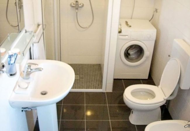 Ferienhaus in Pašman - Jadranka-Steinhaus - Haus mit drei Schlafzimmern und Terrasse Ferienhaus in Pašman - Jadranka-Steinhaus - Haus mit drei Schlafzimmern und Terrasse