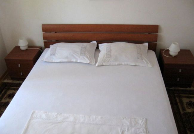 Ferienhaus in Pašman - Jadranka-Steinhaus - Haus mit drei Schlafzimmern und Terrasse Ferienhaus in Pašman - Jadranka-Steinhaus - Haus mit drei Schlafzimmern und Terrasse