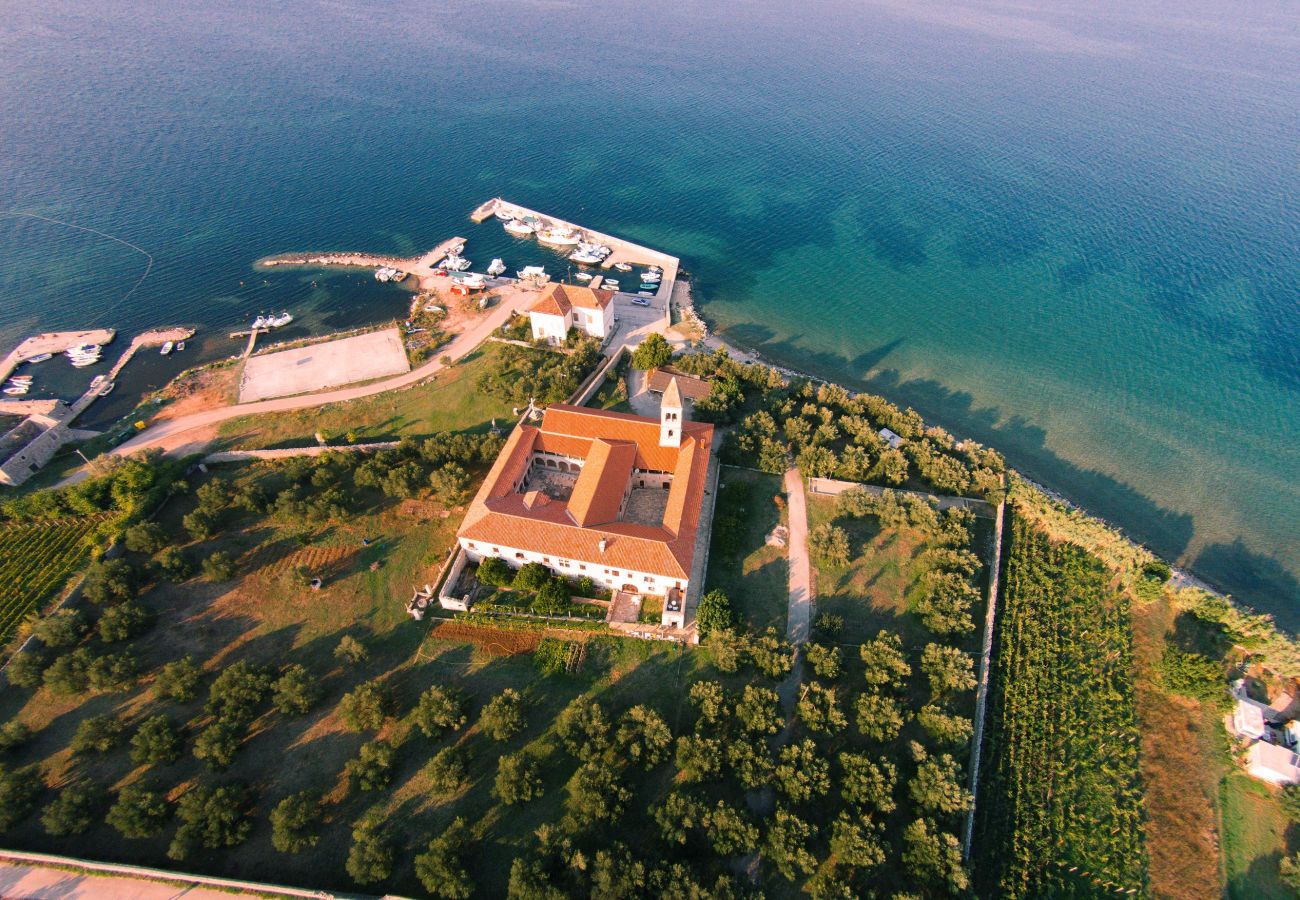 Ferienhaus in Pašman - Steinhaus Jadranka - mit Terrasse