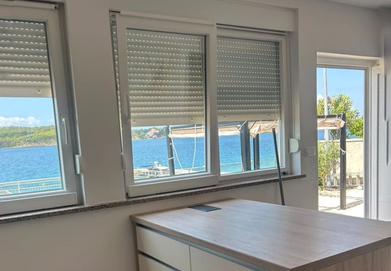 Ferienwohnung in Supetarska Draga - Sunset Apartment mit herrlichem Meerblick